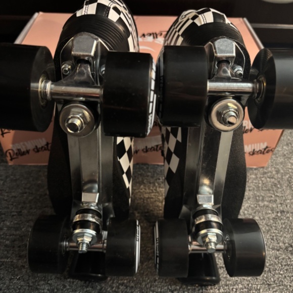 C7 Roller Skates UO Exclusive Checkerboard Premium Quad Roller Skate NIB C Seven - Picture 8 of 16